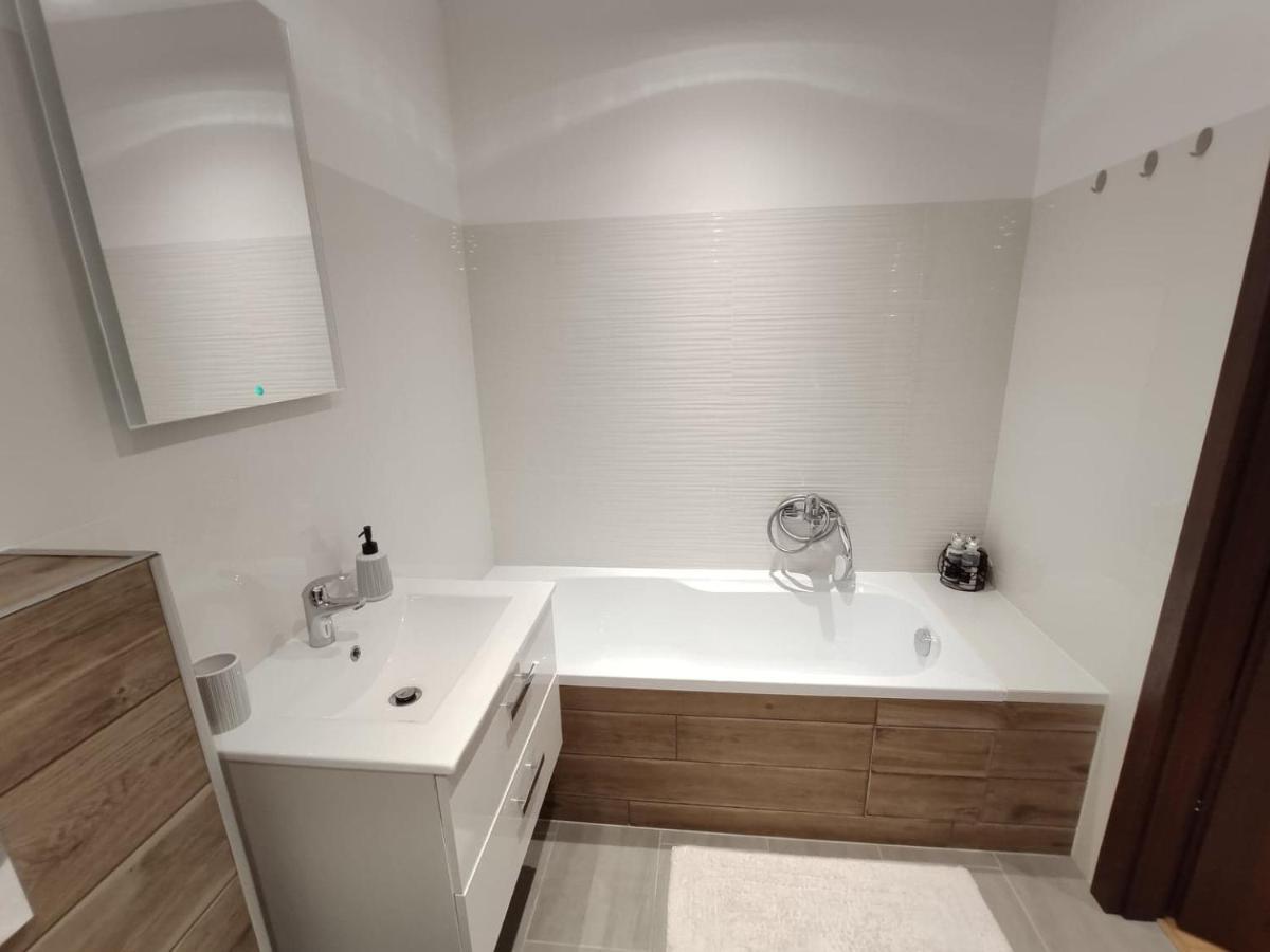 Апартаменты Apartament Parkowy Жешув Экстерьер фото